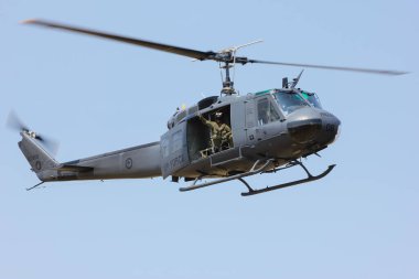Gökyüzünde çan Iroquois helikopteri