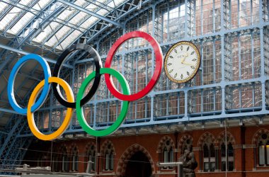 LONDON - SEPTEMBER 21: Olympic Rings in St Pancras Station on September 21, 2011. Arriving passengers are greeted by evidence of preparation for 2012 Olympic Games
