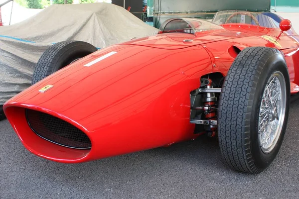 Old Red Ferrari Formula One Car — Stock Photo, Image