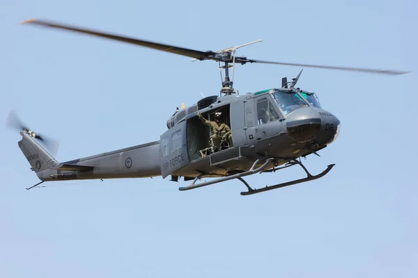 Helicóptero Bell Iroquois Céu — Fotografia de Stock