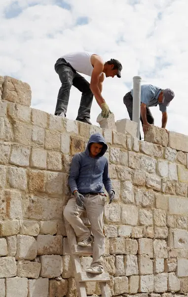 Wall Building Turkish Builders Teamwork — Stock Photo, Image