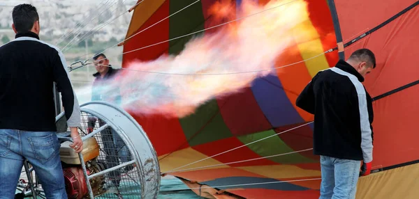 Flames Hot Air Balloon Roadies Getting Ready — Stock Photo, Image
