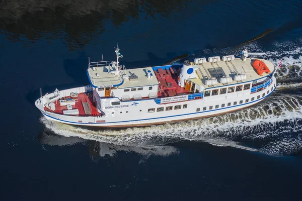 リングダルスフィヨルドを航海するサガウンドボート — ストック写真