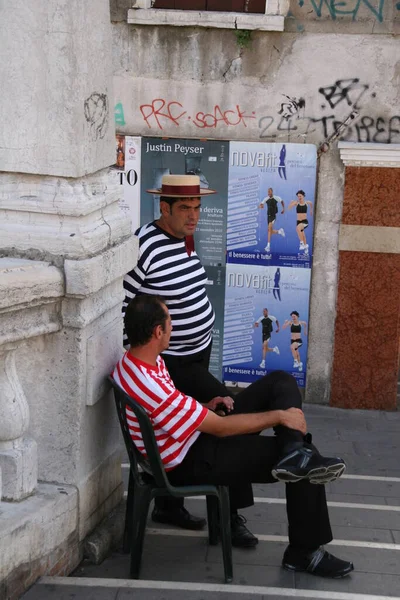 Gondoliers Tradiotal Clothing Venice Italy — Stok fotoğraf