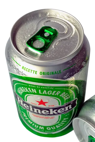 Cerveza Heineken Enlatada Sobre Fondo Blanco — Foto de Stock