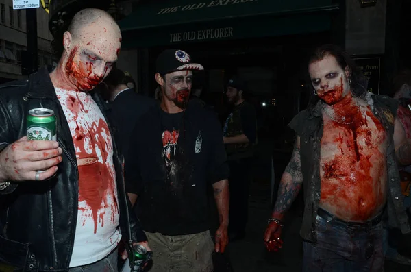 Λονδίνο Ηνωμένο Βασίλειο Οκτωβρίου 2011 Πρόσωπα Που Παρακολουθούν Ετήσιο Zombie — Φωτογραφία Αρχείου