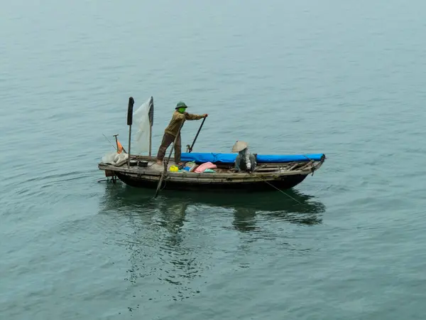 Barco Pescador Vietnamita Mar — Foto de Stock