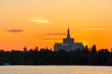 Bükreş 'teki Özgür Basın Evi' nde Günbatımı