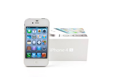 Beyaz iPhone 4S ve kutusu