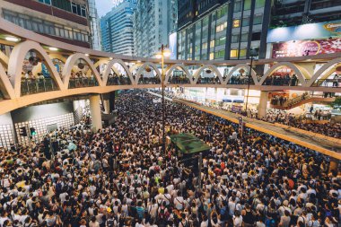 Hong kong - 1 Temmuz: hong kong insanlar hayal kırıklığı 1 Temmuz 2014 hong kong Pekin etkisi üzerinde büyüdükçe daha fazla Demokrasi aramak. Organizatörler protesto bir katılım 510.000 insanların iddia etti.