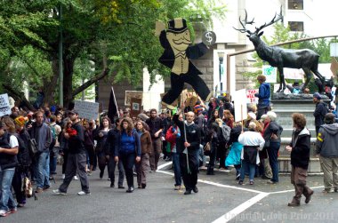 Portland, oregon - 17 Kasım 2011: portland polis isyan dişli closeup Downtown portland, oregon bankaların birinci yıldönümünde işgal portland protesto sırasında işgal wall street 