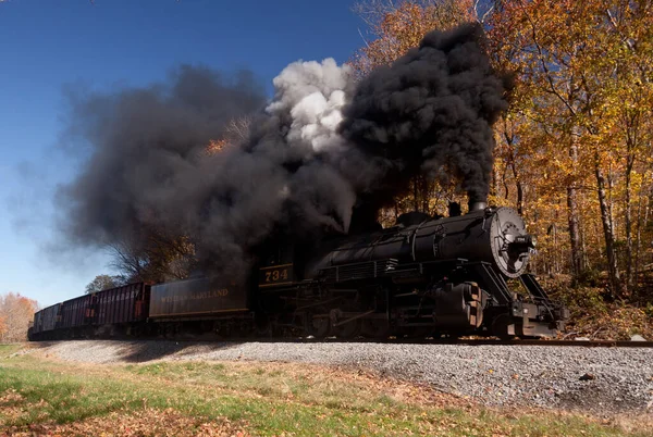 Steam Train Powers Railway — Stock Photo, Image