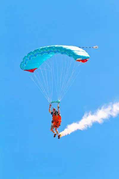 Cadiz Spanien September 2011 Parachutist Rex Pemberton Deltar Cadiz Fjärde — Stockfoto