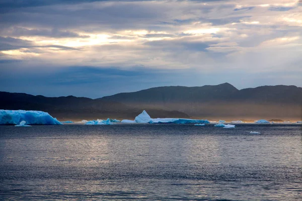 美丽的自然背景 有冰山的风景 — 图库照片