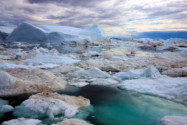 Buzdağı Karlı Kış Manzarası — Stok fotoğraf