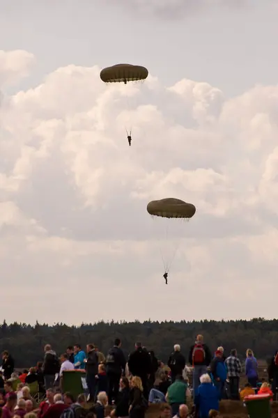 Military Parachute Sky — Stock Photo, Image