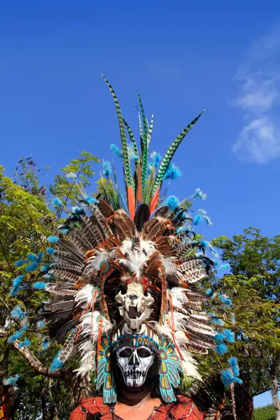 Indio Azteca Ropa Pluma Nativa Ceremonial — Foto de Stock