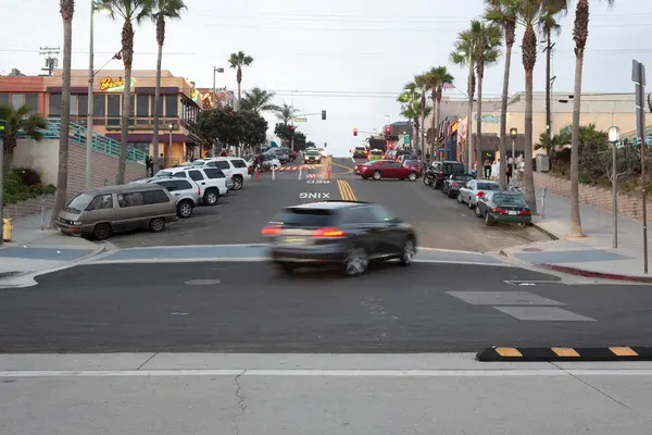 cars on Manhattan Beach streets