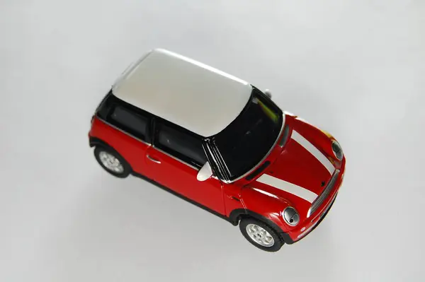 Zabawki Samochód Mini Cooper Tle Natury — Zdjęcie stockowe