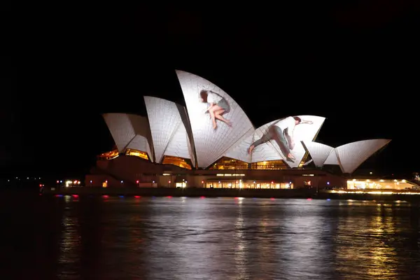 Opera House ออสเตรเล ยในช วงเทศกาล Vivid Sydney — ภาพถ่ายสต็อก