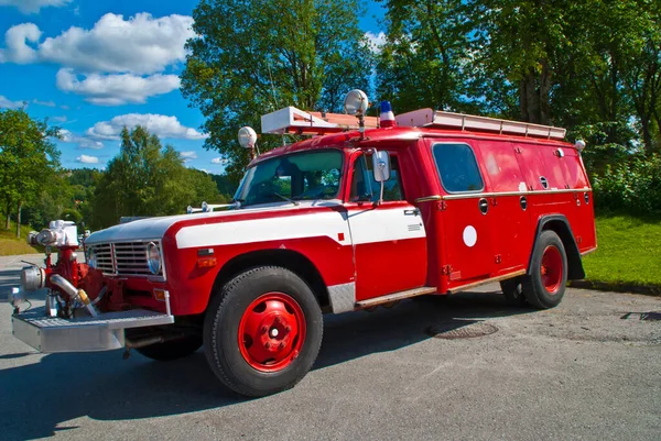 フレドリックステン要塞 ヴィンテージ消防車 — ストック写真
