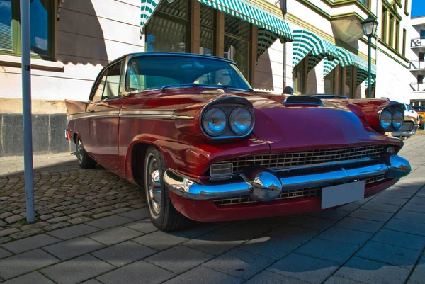 ハルデンシティの古典的なアメリカ車 — ストック写真