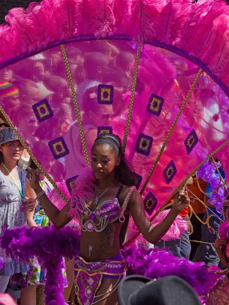 Participantes Del Carnaval Durante Desfile Festivo —  Fotos de Stock
