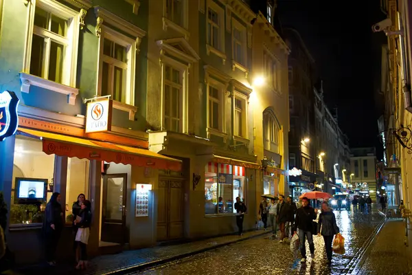 Riga Eski Şehir Gece Hayatı — Stok fotoğraf