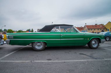 1963 Ford Galaksi 500 üstü açık. yenilenmiş araba kavramı