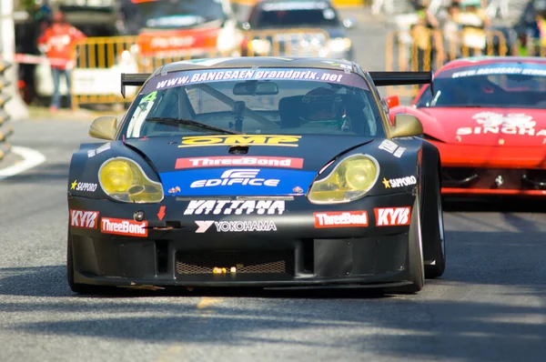 2010年11月13日のバン スピード フェスティバル中の車レース — ストック写真