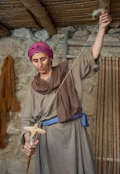 Palestinian Weaver Woman Working — Stock Photo, Image