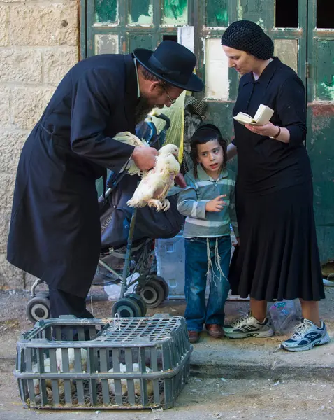 Kinderen Volwassenen Gekleed Traditionele Joodse Kleding — Stockfoto