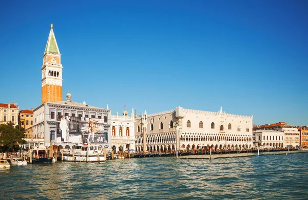 Venedik Teki San Marko Meydanı Gölden Görüldüğü Gibi — Stok fotoğraf