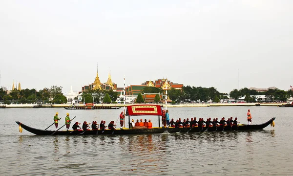 泰国Chao Phraya河皇家驳船船队 — 图库照片