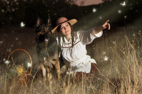 犬と田舎で美しい少女 — ストック写真
