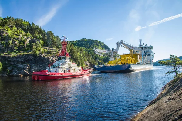 Towage North Sea Giant Has Started — Stock Photo, Image