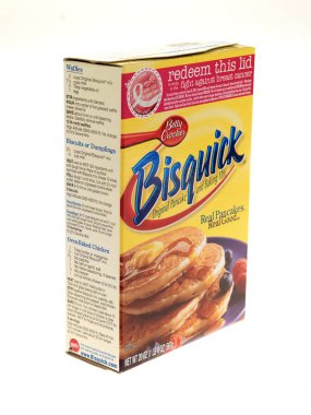 Beyaz arkaplanda Bisquick Pancake Karışımı
