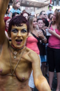 Almanya 'da Gay Onur Yürüyüşü Köln