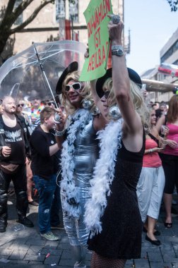 Almanya 'da Gay Onur Yürüyüşü Köln