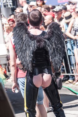 Almanya 'da Gay Onur Yürüyüşü Köln