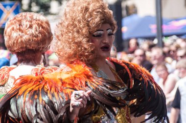 Almanya 'da Gay Onur Yürüyüşü Köln