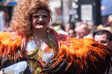 Almanya 'da Gay Onur Yürüyüşü Köln