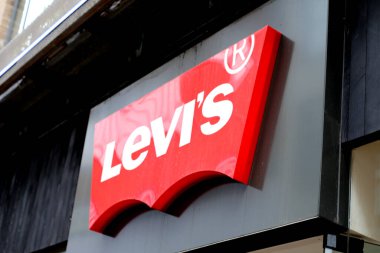 Levi 'nin Dükkan Tabelası Carnaby Sokağı Londra