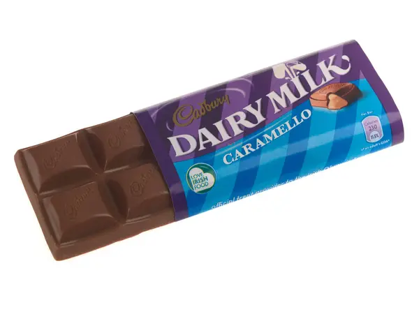 Mleko Mleczne Caramello Chocolate Bar Białym Tle — Zdjęcie stockowe