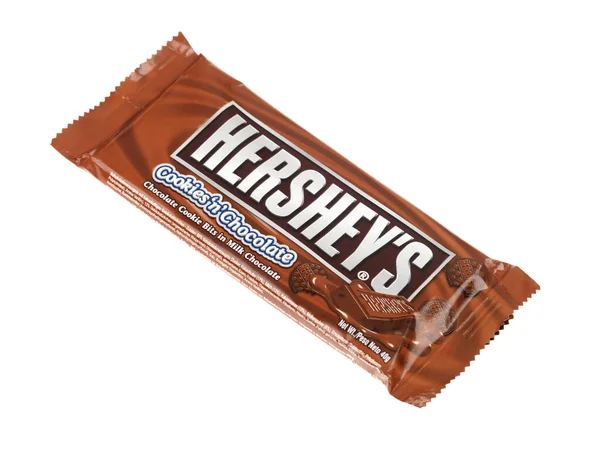 Μπισκότα Hershey Και Σοκολάτα Μπαρ Λευκό Φόντο — Φωτογραφία Αρχείου