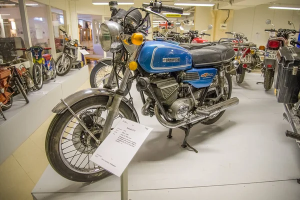 Motocicleta Vintage 1975 Suzuki — Fotografia de Stock