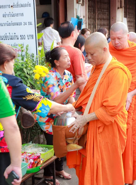 Buddhističtí Mniši Lidé Ulicích Víry Doufají Festival Lásky Thajsko — Stock fotografie