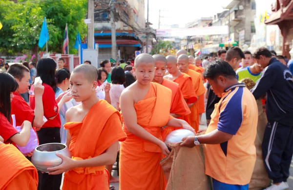 Les Moines Bouddhistes Les Gens Dans Rue Foi Espèrent Festival — Photo