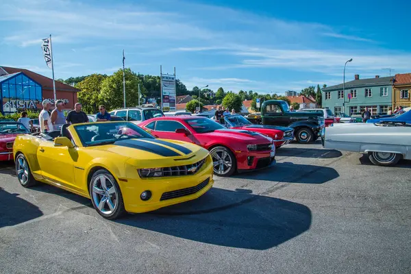 Auto Žlutá Černá Chevrolet Korveta — Stock fotografie