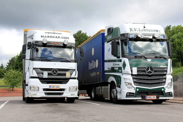 Mercedes Benz Axor Actros Trucks Parked — Stock Photo, Image